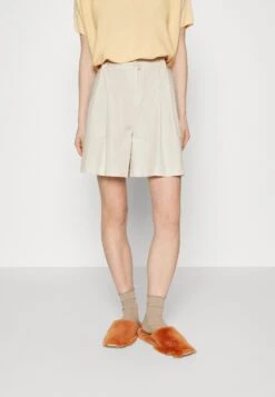 DRYKORN Court - Shorts - Off White