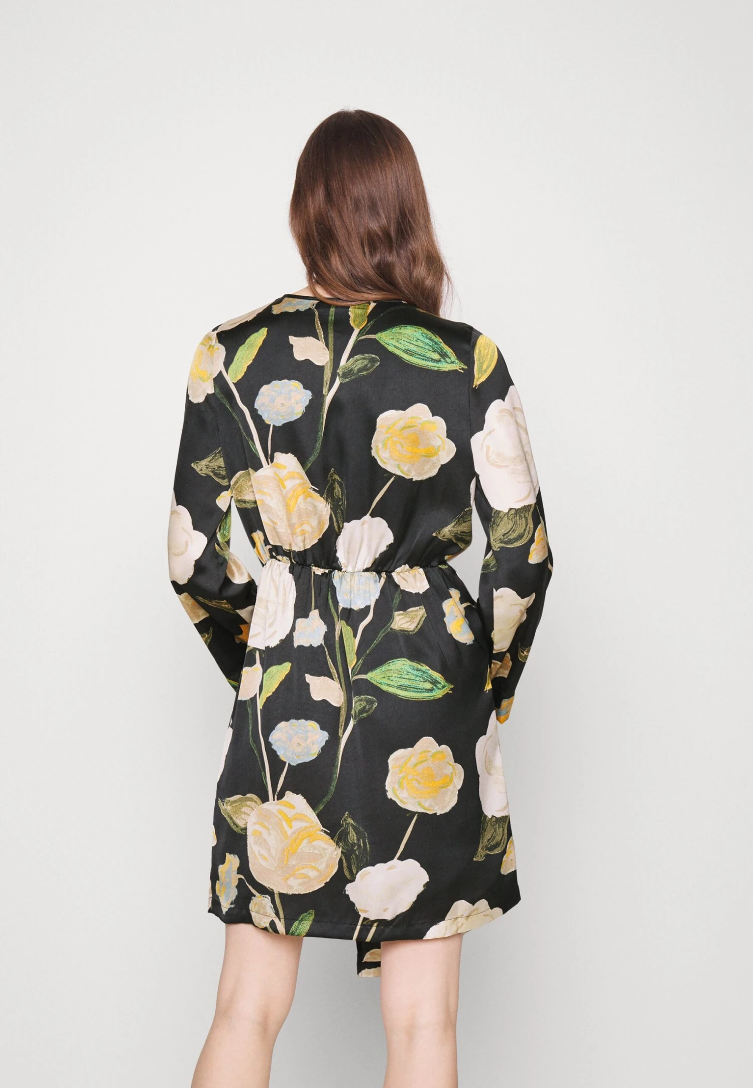 Vero Moda Tall Vmrenee Noa Shorts Dress - Day Dress - Image 3