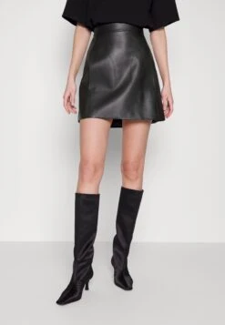 Hugo Larasa - Leather Skirt - Black