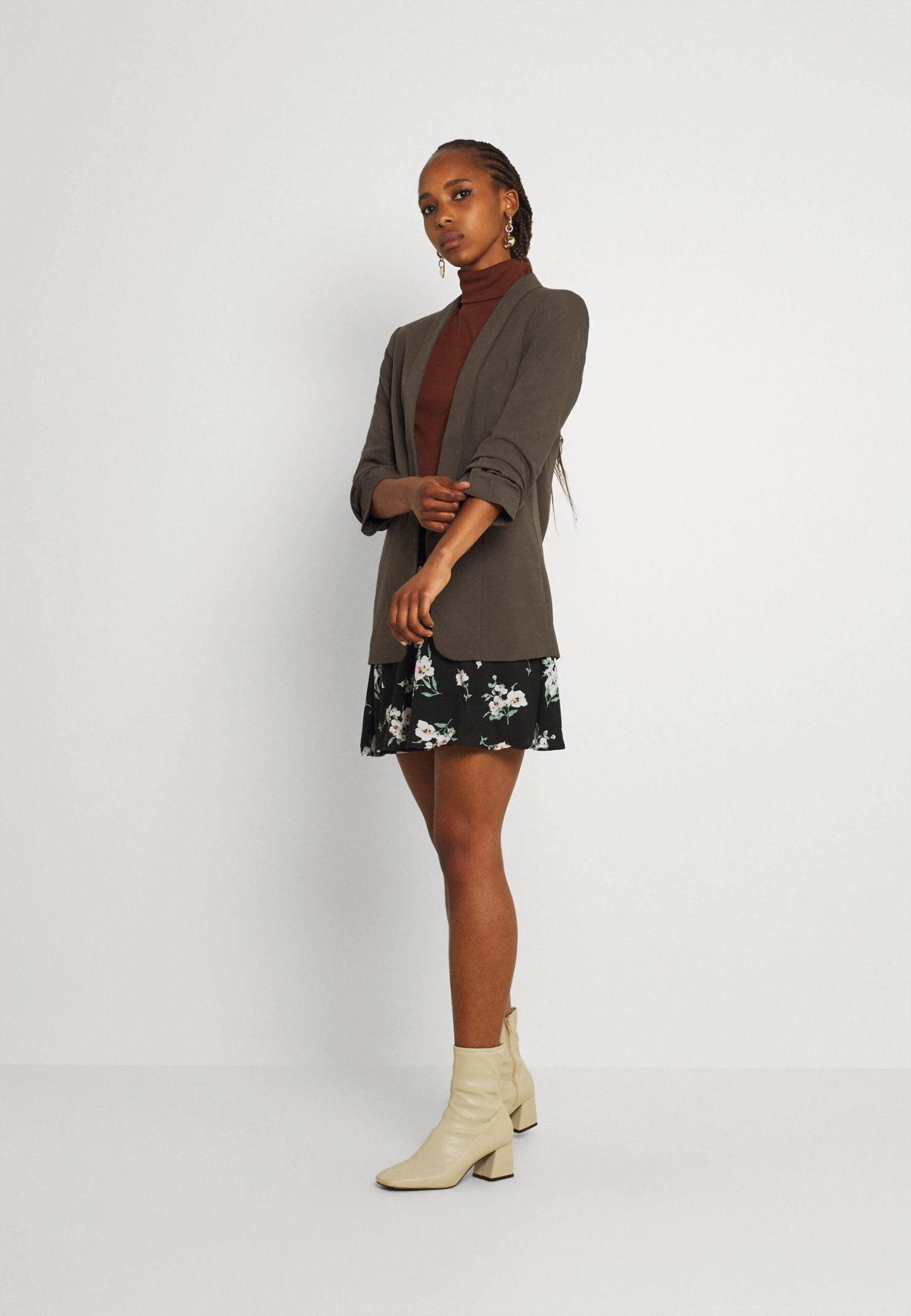 Vero Moda Vmsimply Easy Skater Skirt - Mini Skirt - Black/Sandy - Image 2