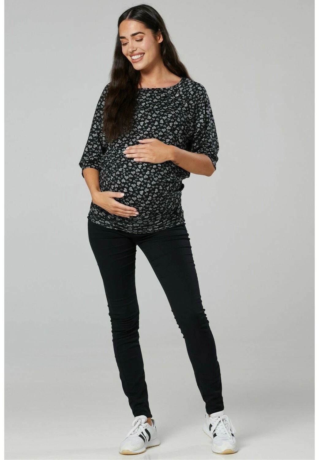 Happy Mama Print T-Shirt - Black With Hearts - Image 2