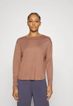 Loose Long Sleeves - Long Sleeved Top - Light Brown