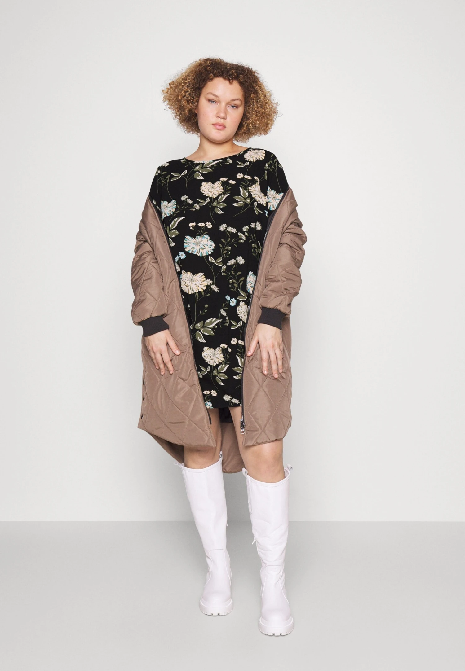 ONLY CARMAKOMA Carluxmie Tunic Dress - Day Dress - Black/Yellow - Image 2