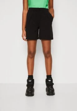 Yashelen - Shorts - Black