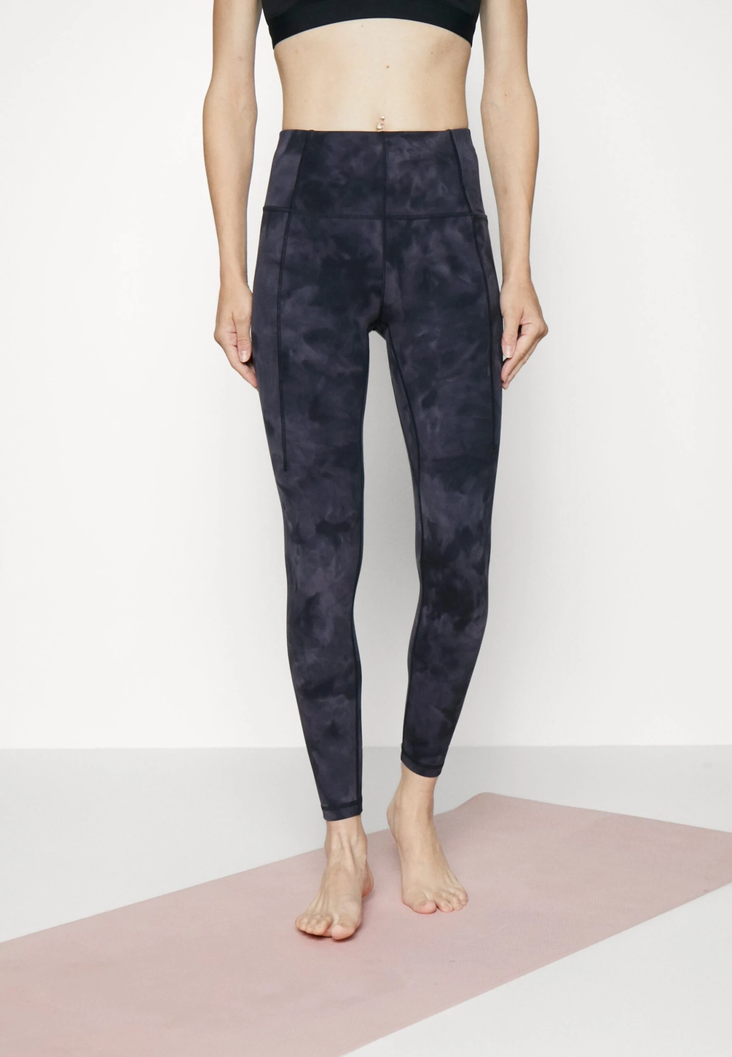Sweaty Betty Super Soft Yoga Leggings - Leggings - Black