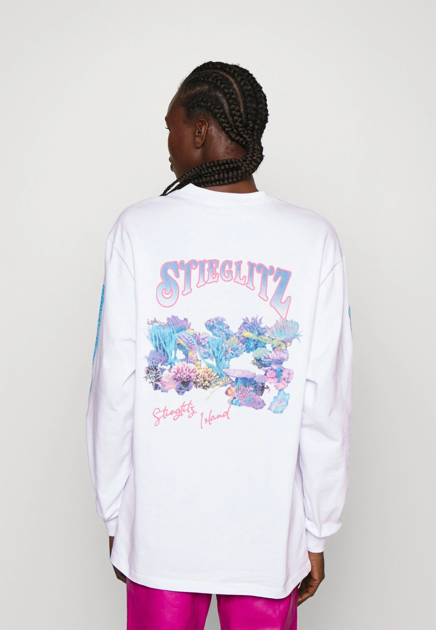 Yinlee Skate - Print T-Shirt - Image 3