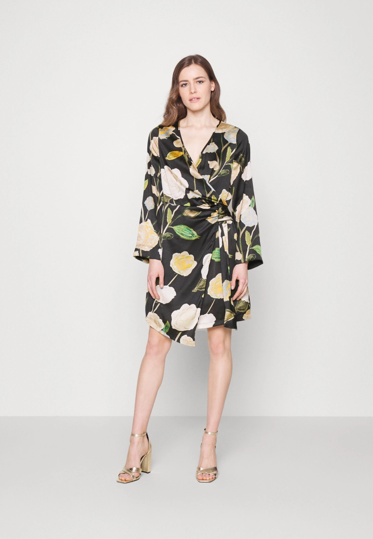 Vero Moda Tall Vmrenee Noa Shorts Dress - Day Dress - Image 2