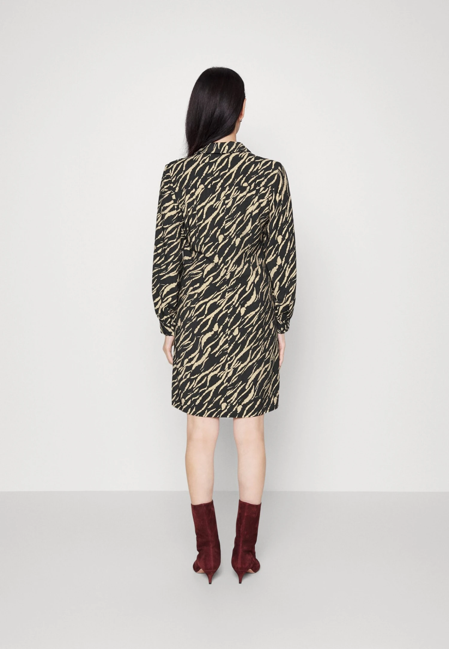 MOSS COPENHAGEN Janaya Benina Dress- Day Dress - Sand Stroke - Image 3