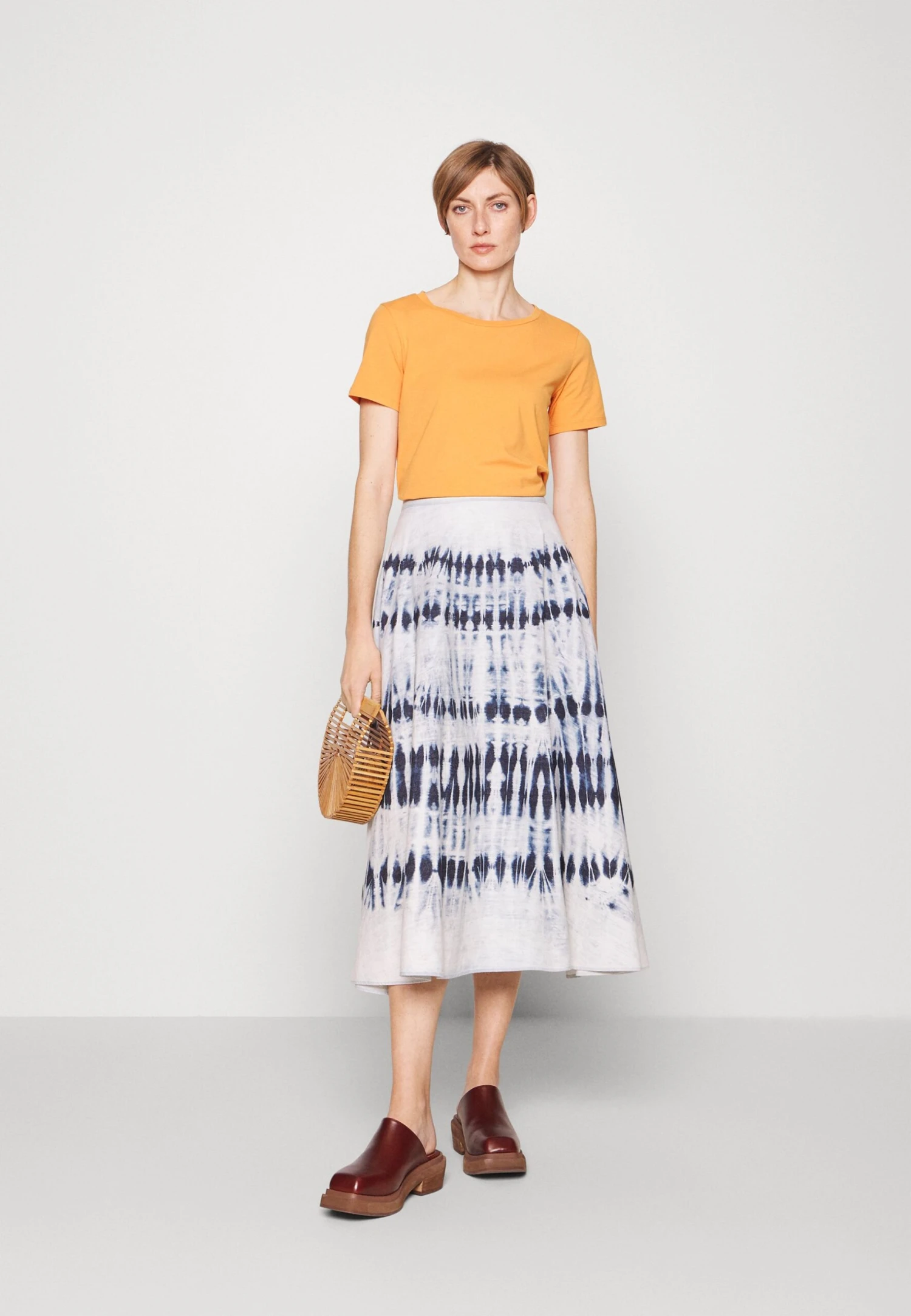 Multib - Basic T-Shirt - Arancio - Image 2