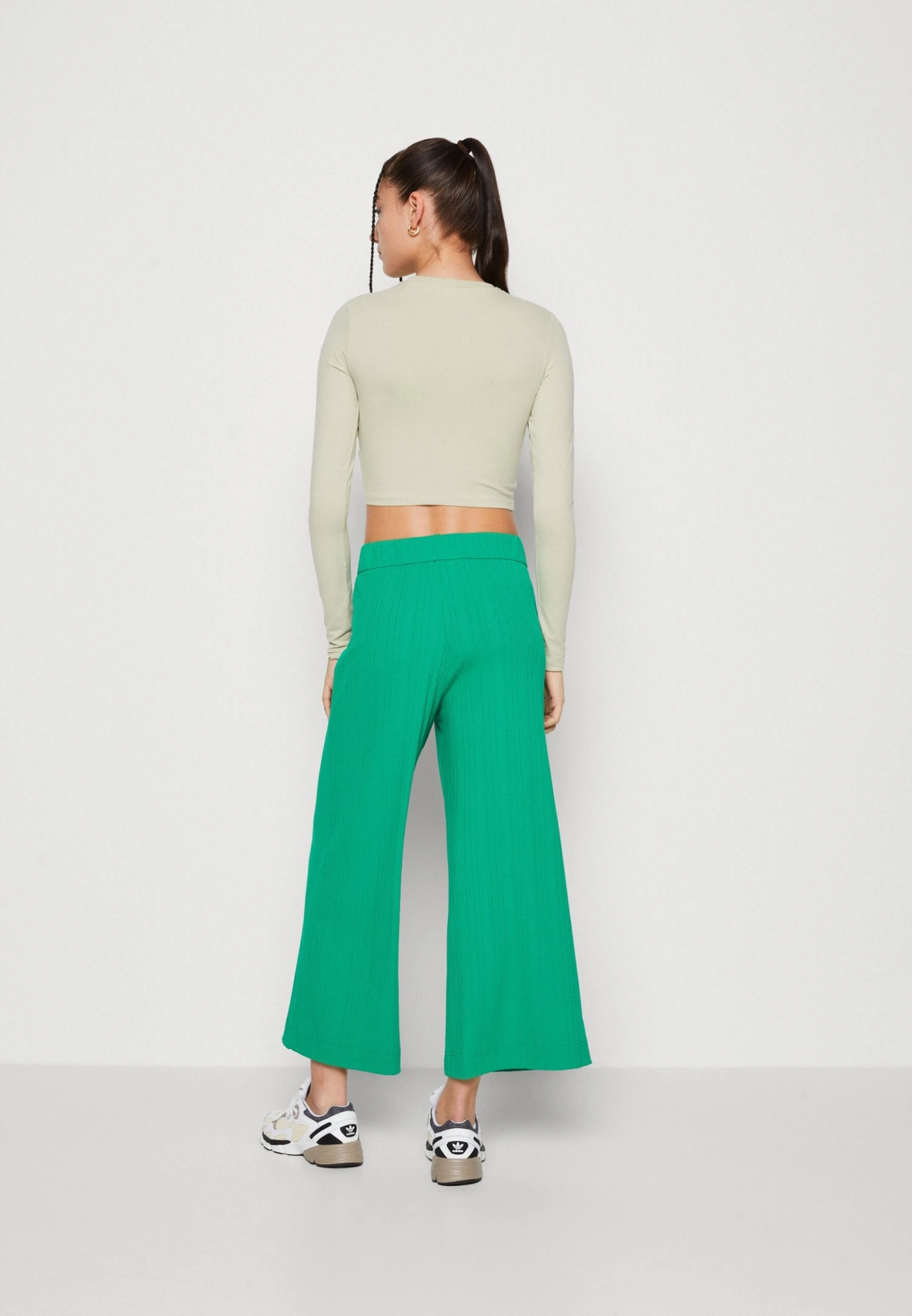 WEEKDAY Long Sleeve Crop 2Pack - Long Sleeved Top - White/Beige - Image 3