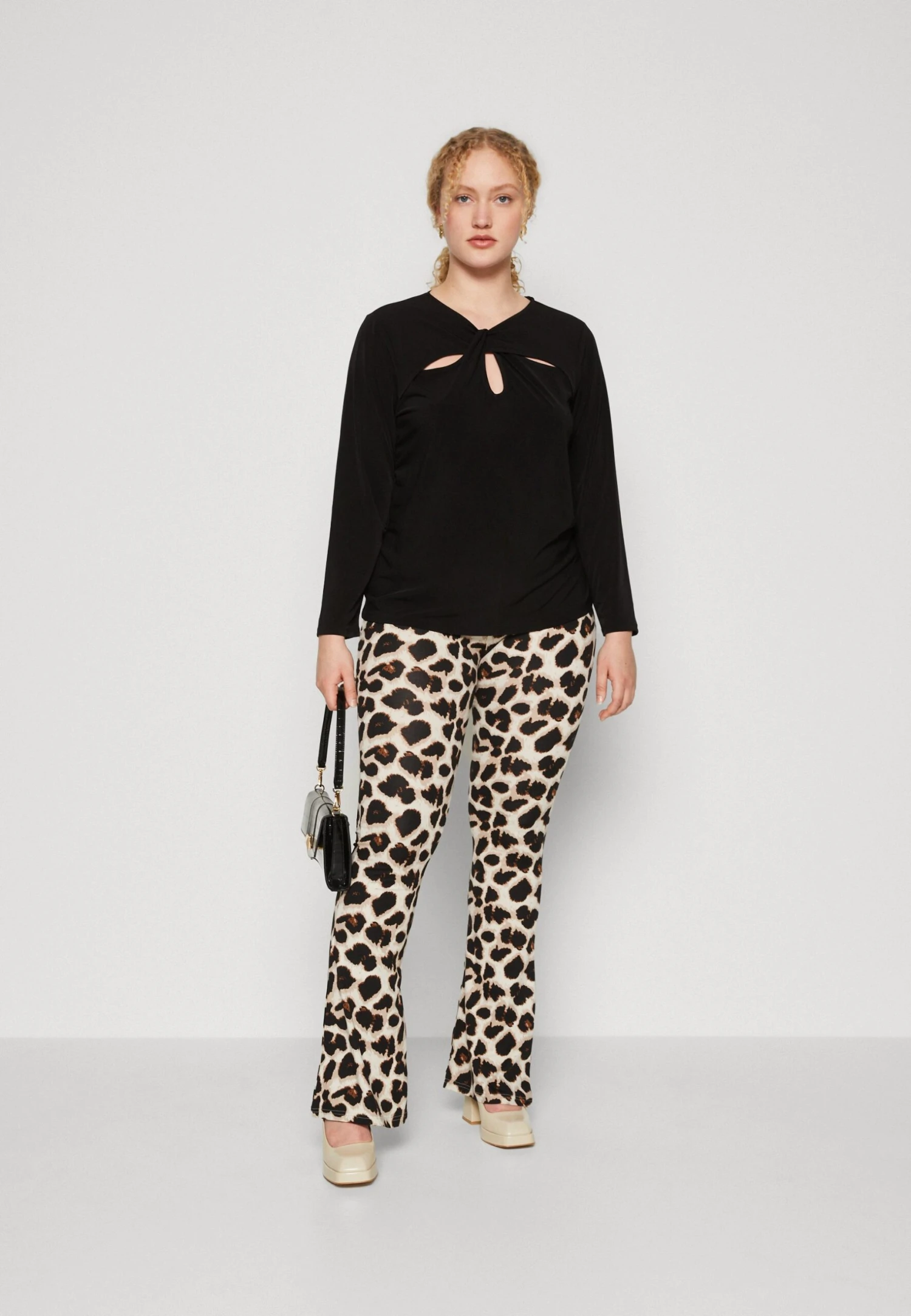 MICHAEL Michael Kors Solidtwist Keyhole- Long Sleeved Top - Black - Image 2