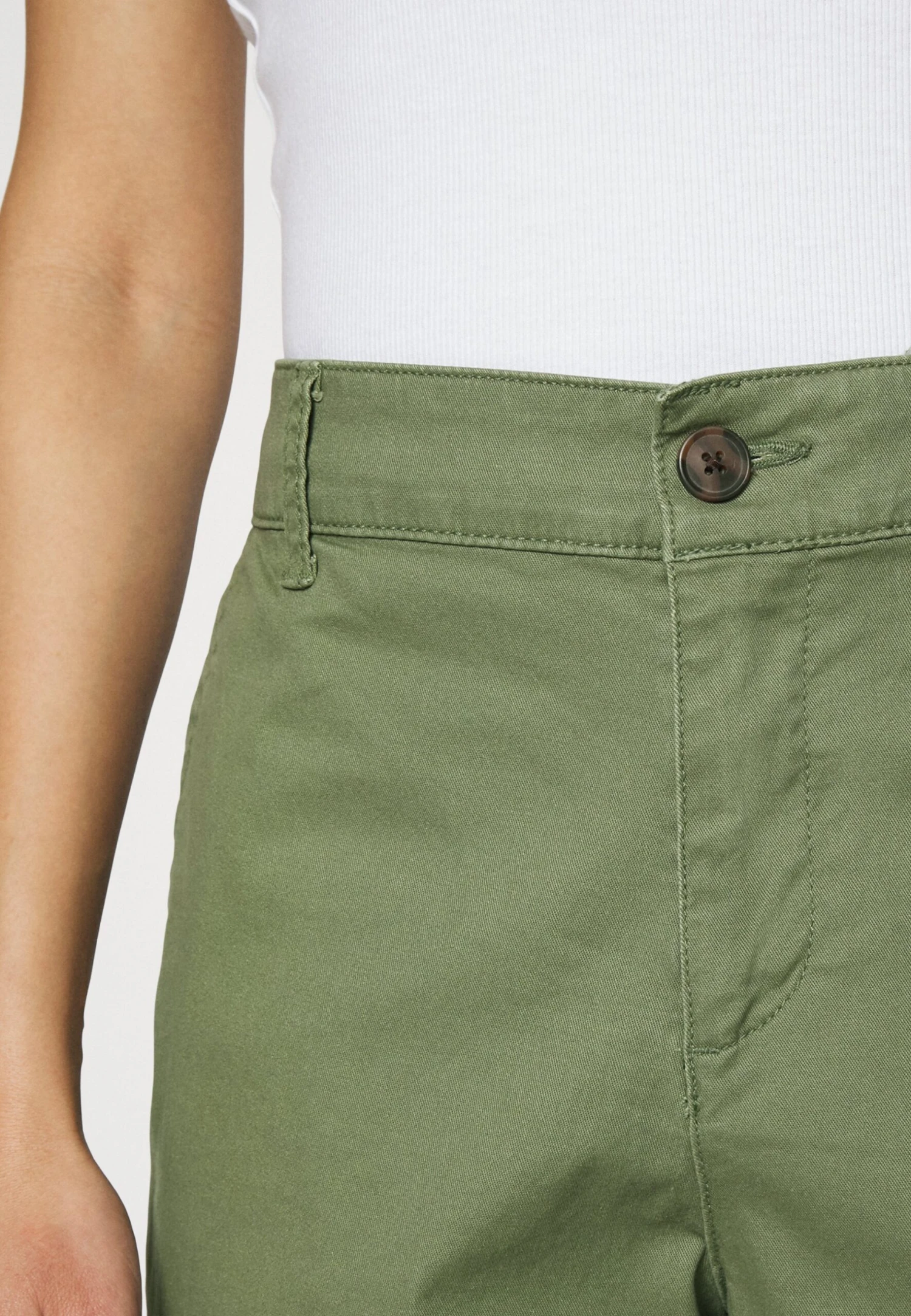 Bermuda - Shorts - Image 5