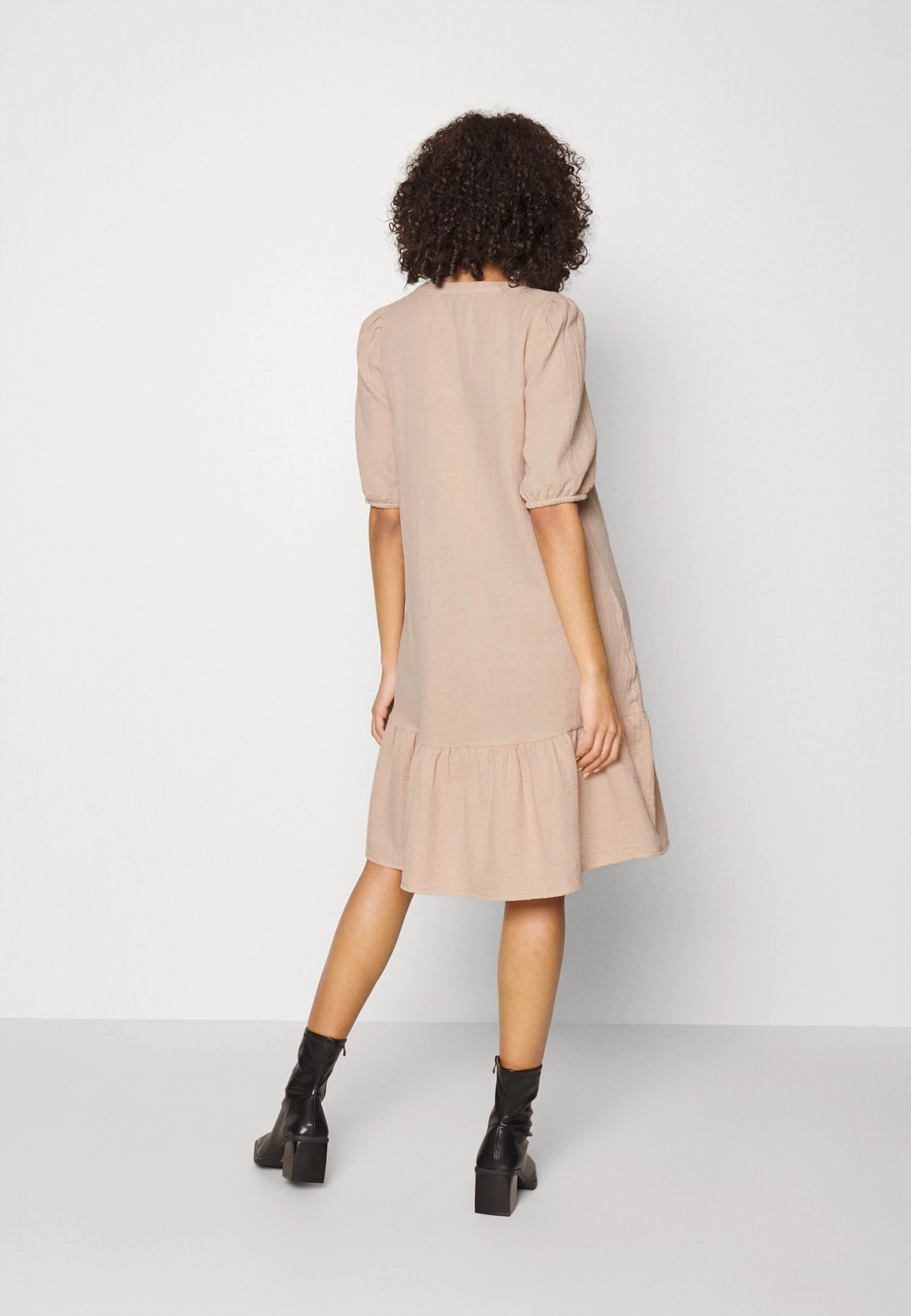 Vero Moda Tall Vmnatali Dress - Day Dress - Irish Cream - Image 3