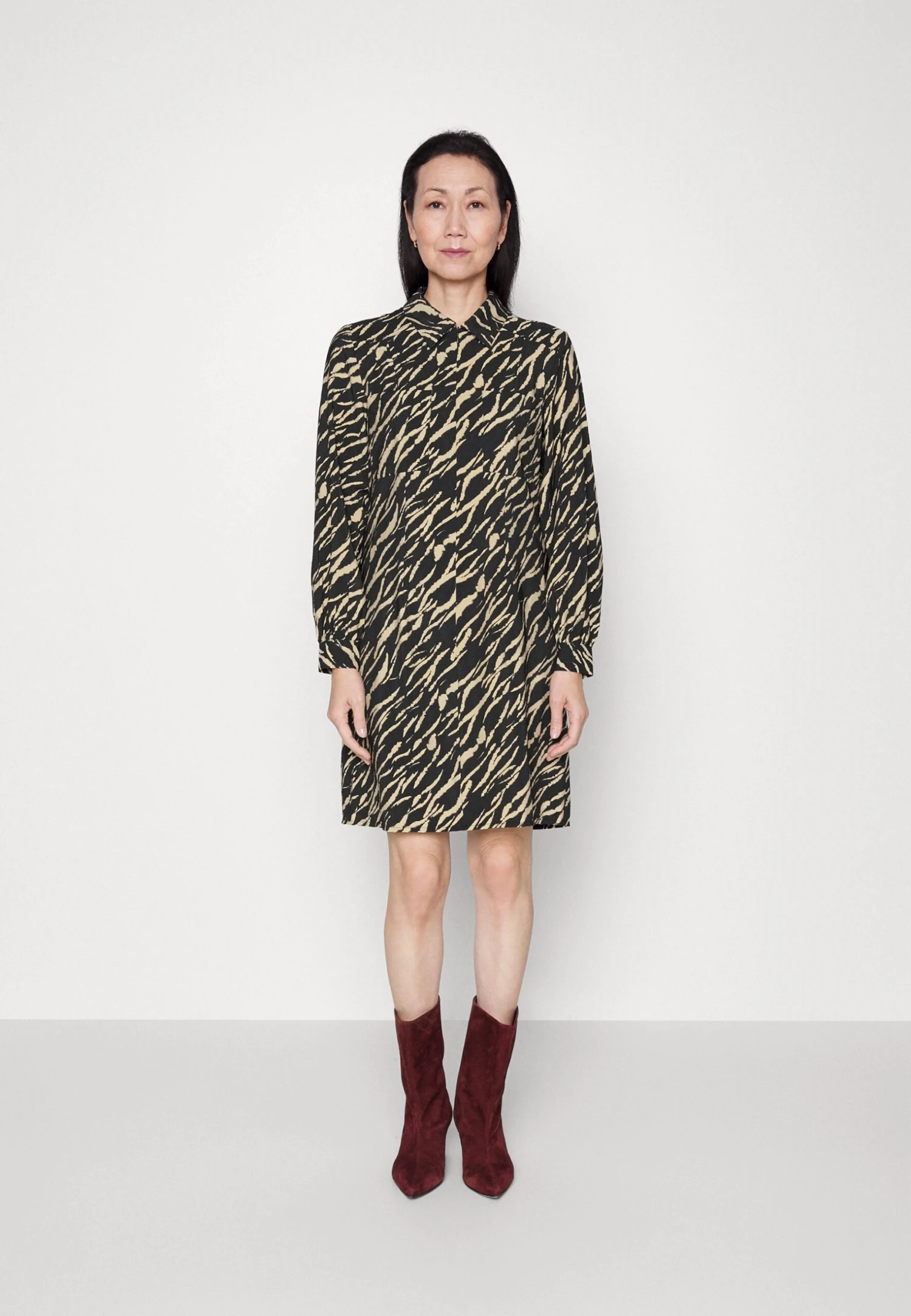 MOSS COPENHAGEN Janaya Benina Dress- Day Dress - Sand Stroke