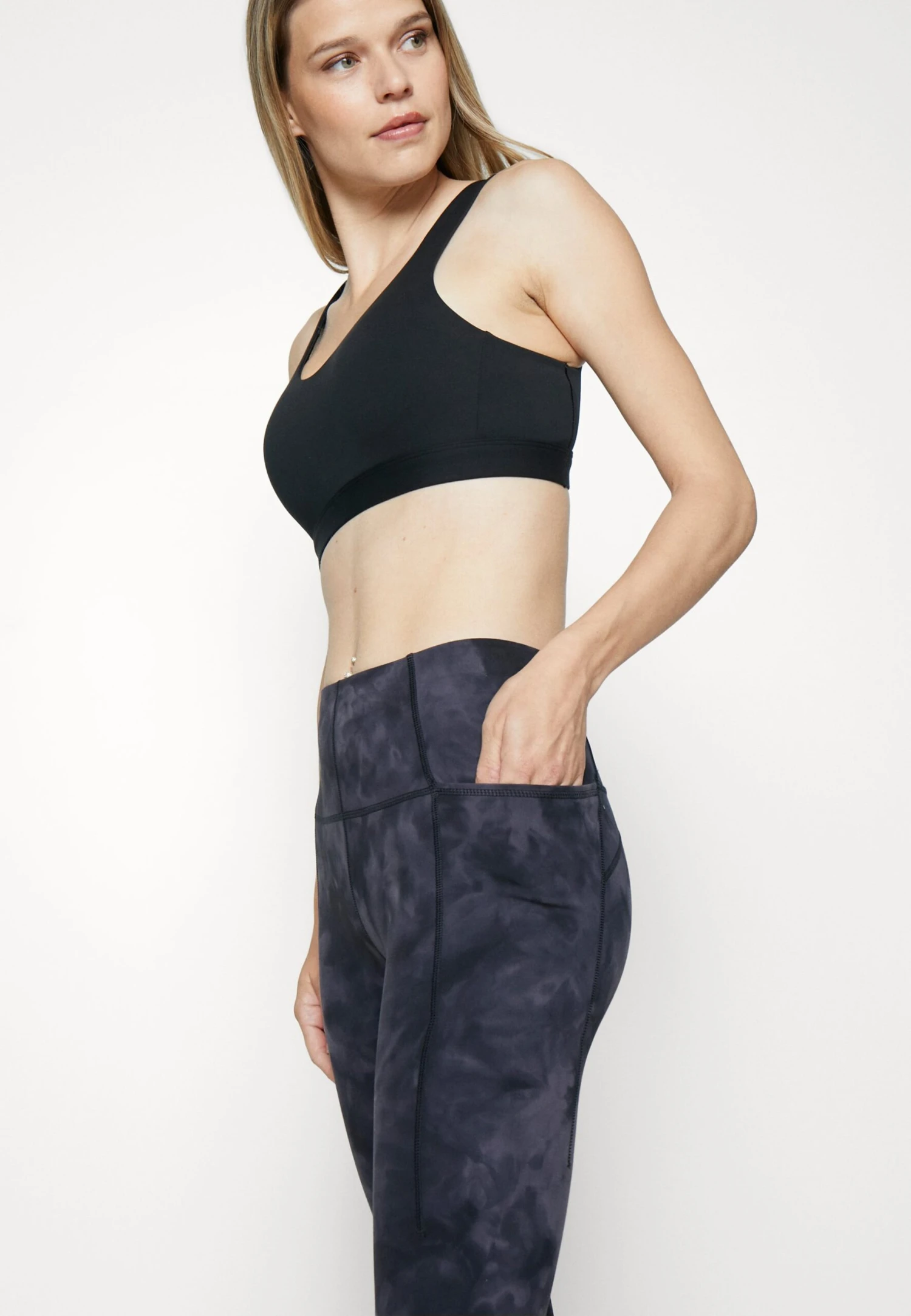 Sweaty Betty Super Soft Yoga Leggings - Leggings - Black - Image 6