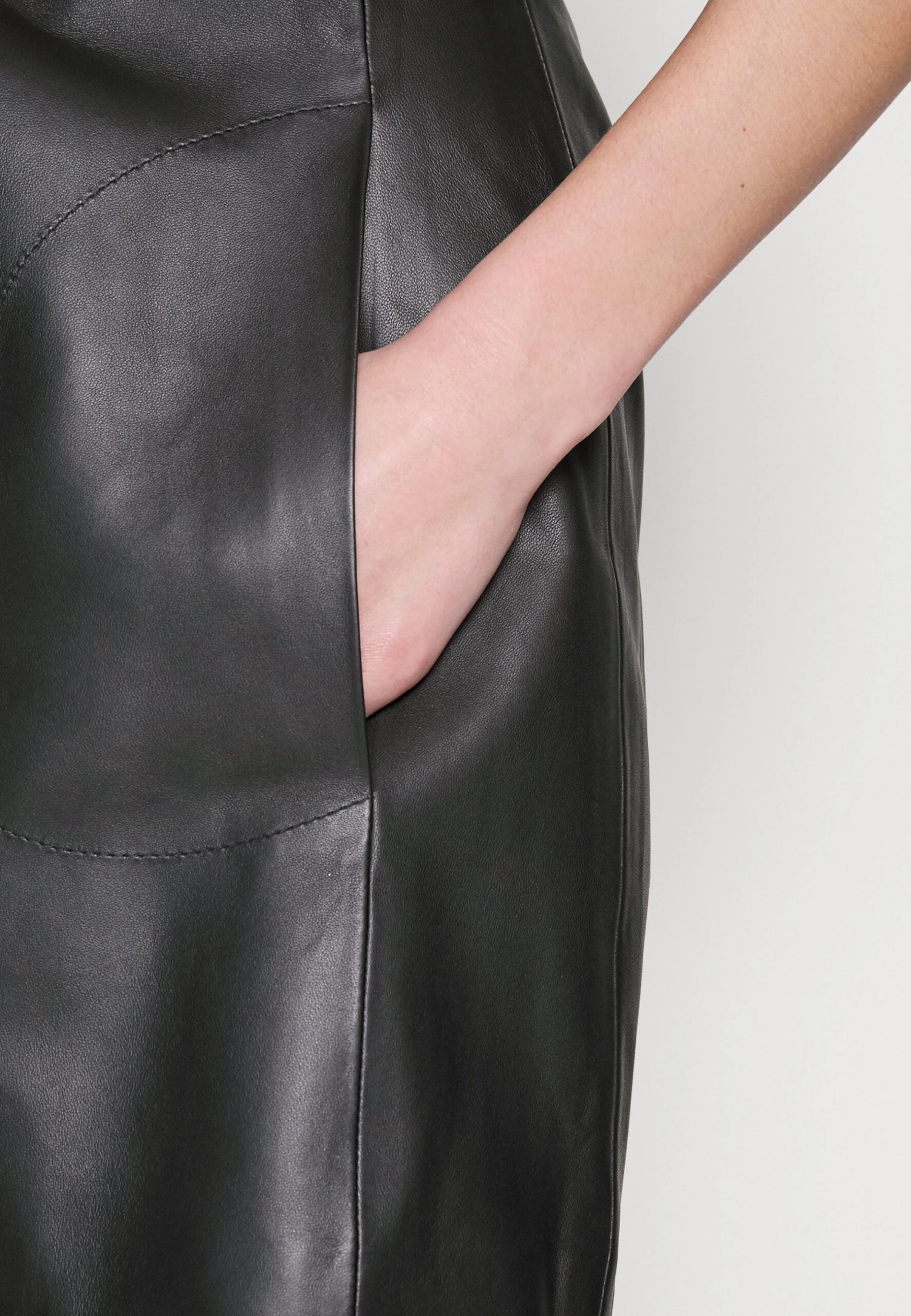 Hugo Larasa - Leather Skirt - Black - Image 8