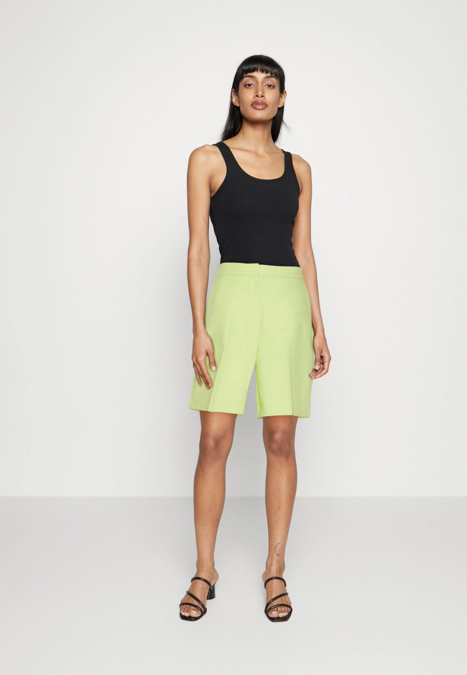Selected Femme Slfbinna - Shorts - Sharp Green - Image 2