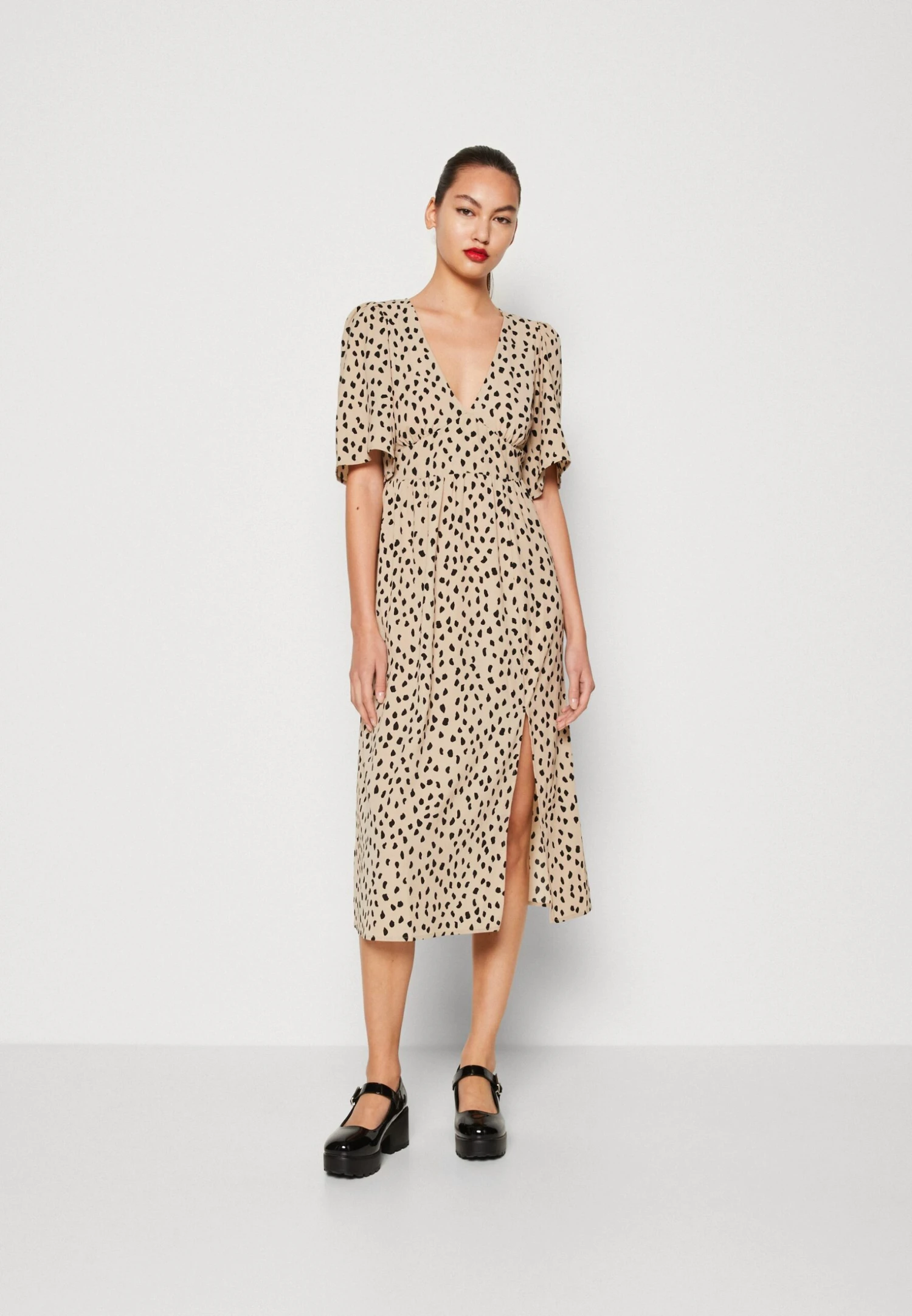 Monki Day Dress - Beige