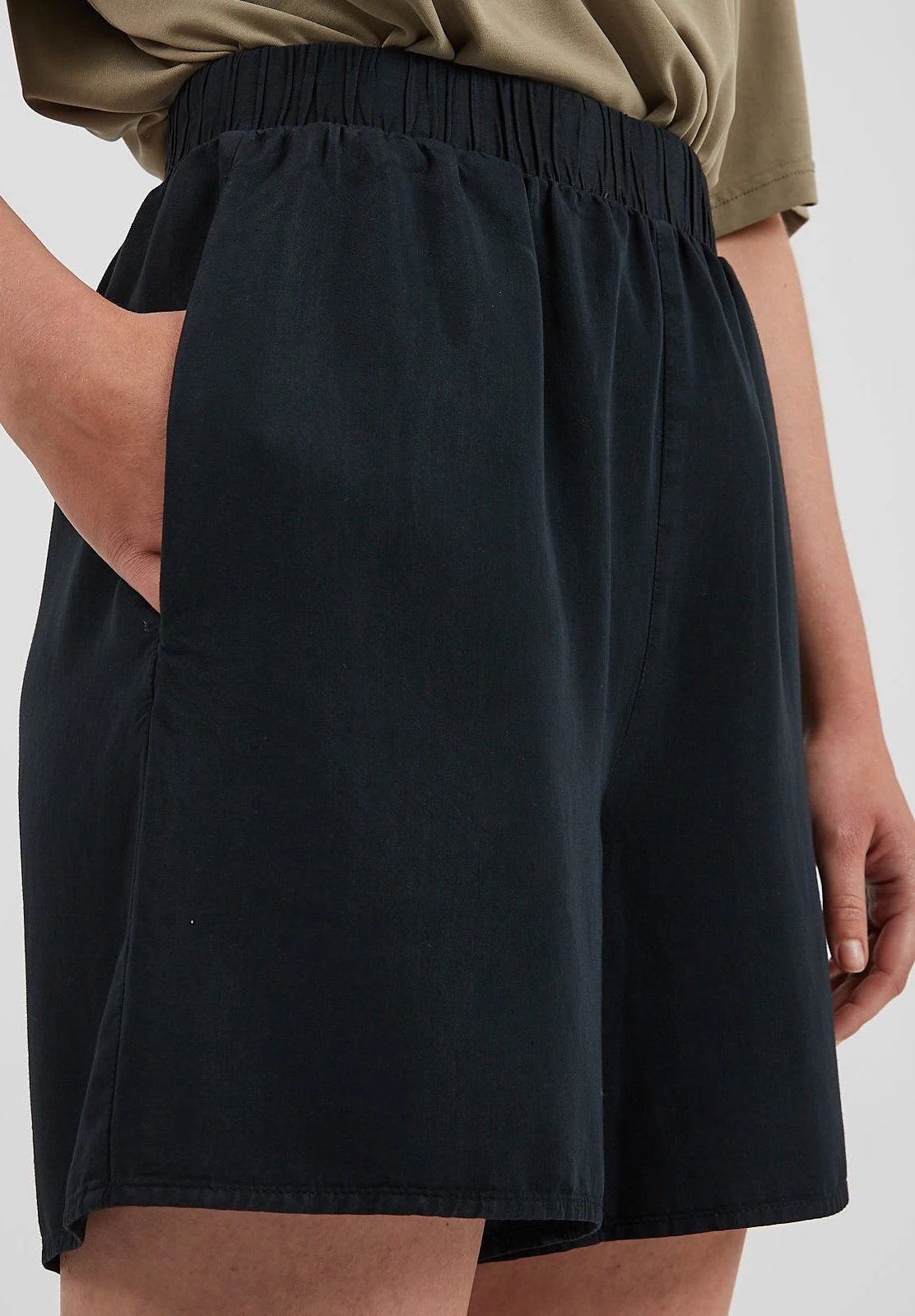 Minimum Acazio- Shorts - Black - Image 4