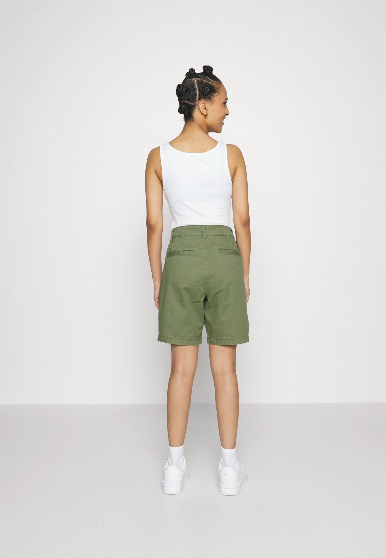 Bermuda - Shorts - Image 3