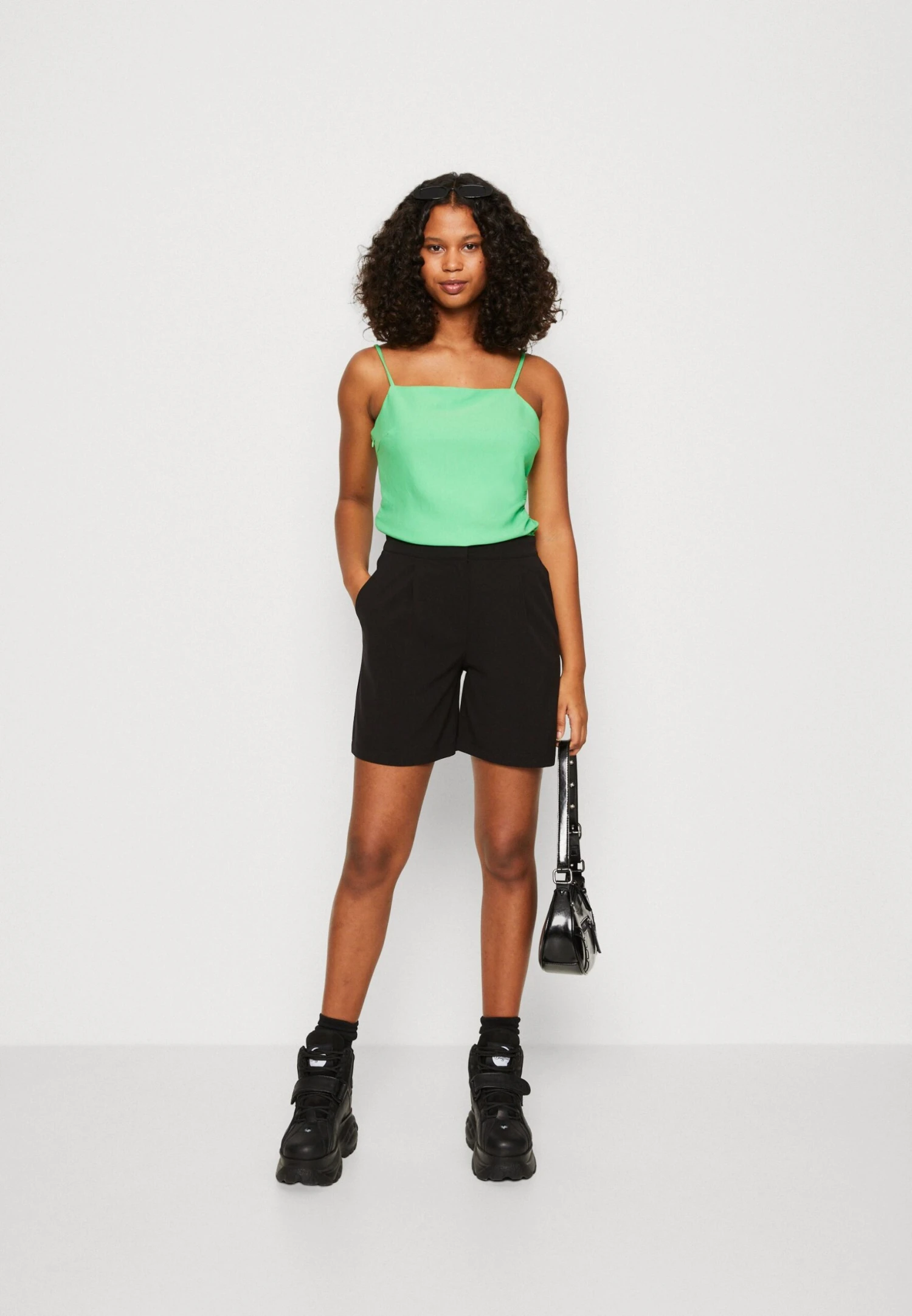 Yashelen - Shorts - Black - Image 2