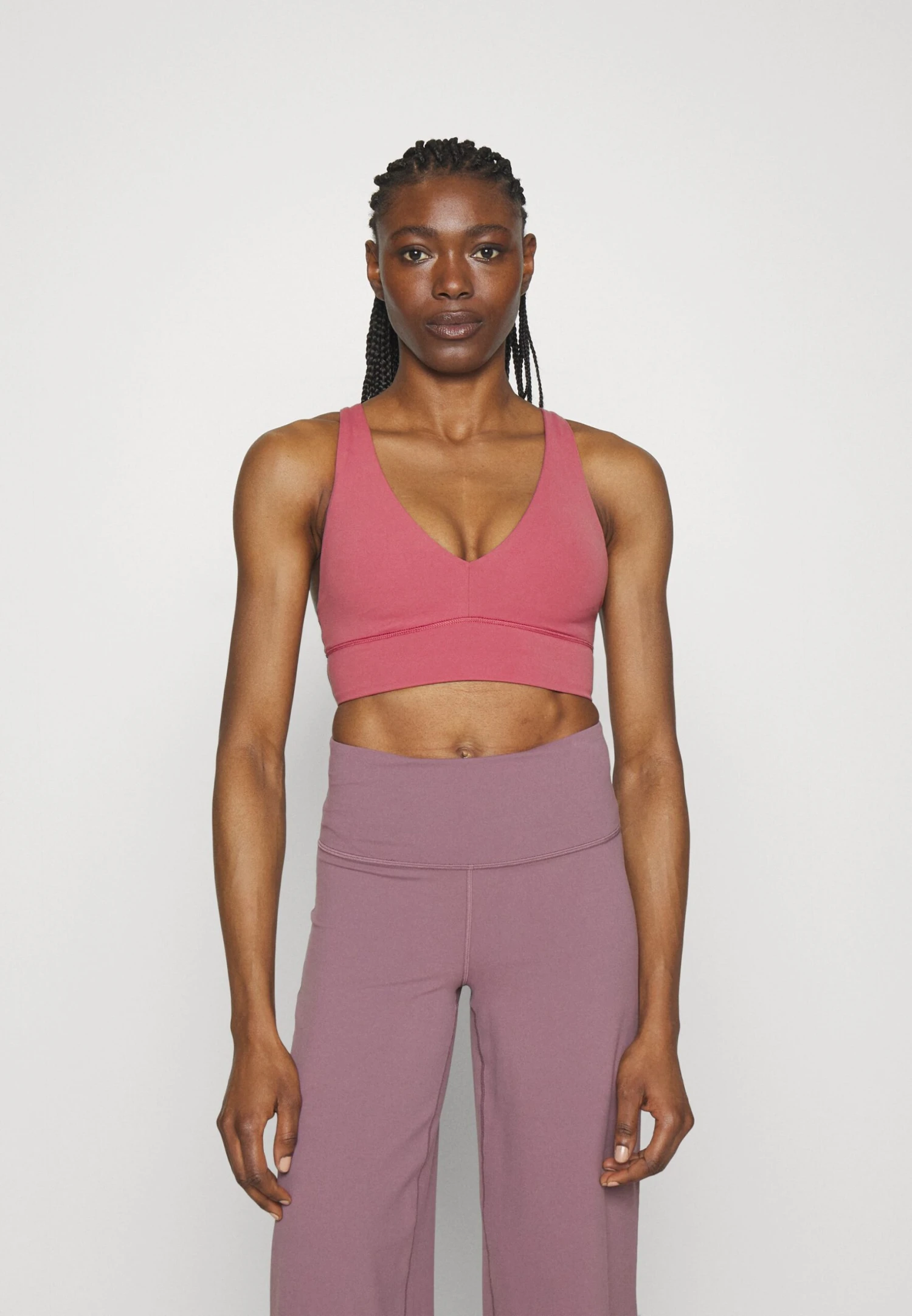 Athleta Transcend Plunge Bra A-C - Light Support Sports Bra - Berry Rose